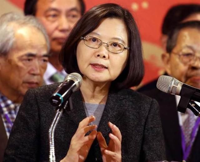 台民众向蔡英文、韩国瑜陈情 网友点出差别在哪？