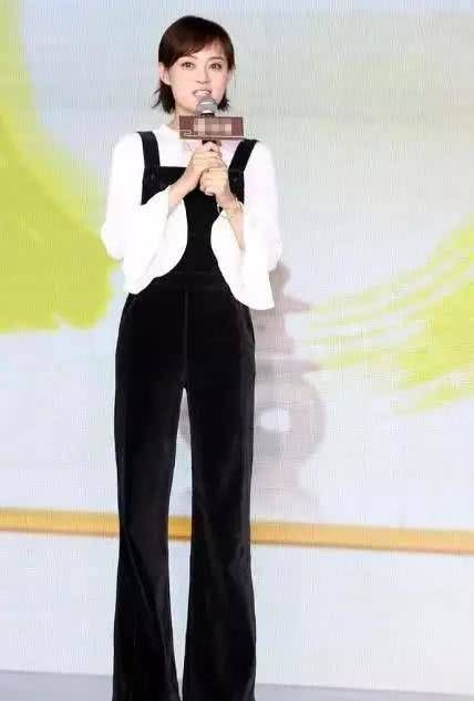  『时髦』40岁女人也可以时髦又抢镜，学会明星穿搭方式，告别土味时尚