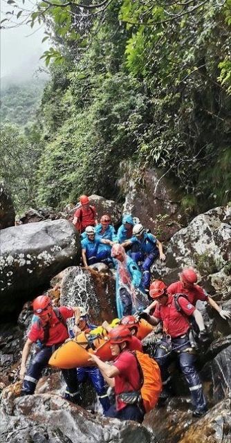 救援：救助坠崖驴友后失联，深圳两救援队员已不幸牺牲 | 新闻早