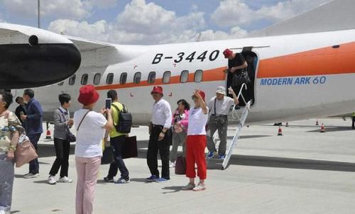 国内最有趣的航线：平飞5分钟，票价5元，有当地人乘飞机去买菜