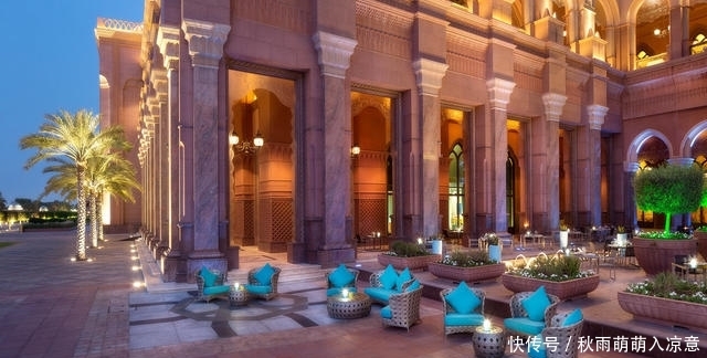 全球“唯一”一座八星级酒店:奢华的大门有四十米高,十分霸气!