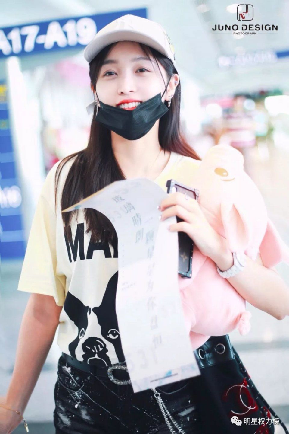 女明星私服PK，穿搭效果最佳的竟是她?