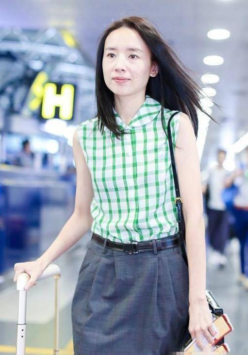 当董洁和韩雪同穿绿色衬衫的那一刻，我才见识到什么叫清新脱俗