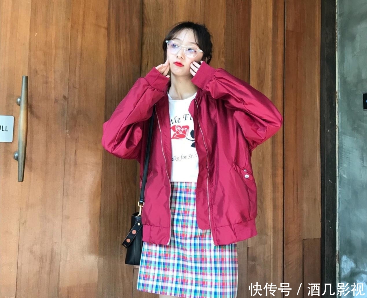 [不失]漂亮的时髦小姐姐，简约随性又不失高级感，甜系女生不妨试试看