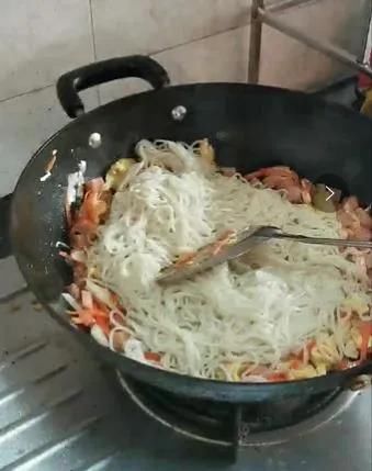  「简直」面条这样做，简直不要太好吃，学会了，一日三餐就有着落了！