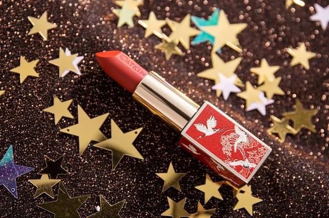 张天爱、戚薇素颜一言难尽，但涂个口红瞬间颜值开挂！我服了！