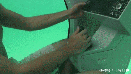 老外发明神奇的游艇，兜风潜水两不误，一半在水下一半在水上