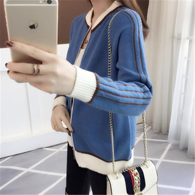 小个子女生千万别穿长裙了，看看图下女人穿的，早秋穿时尚显腿长