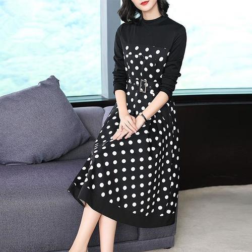 没骗你，过膝的裙子才好看！瞧下图女人这么穿，一个比一个美