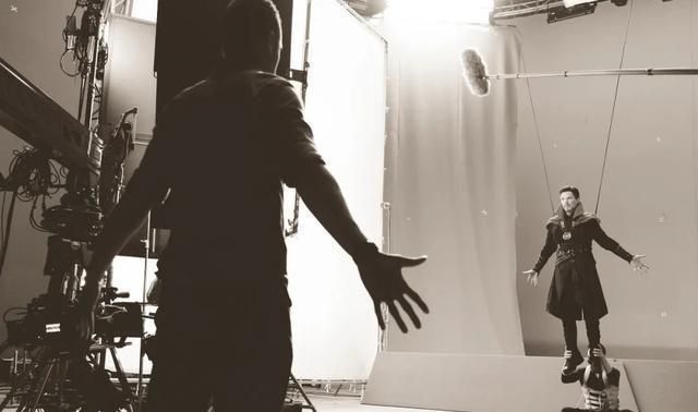 「埋伏」《复联4》删减片段，红女巫救援奇异博士，为《奇异博士2》埋伏笔