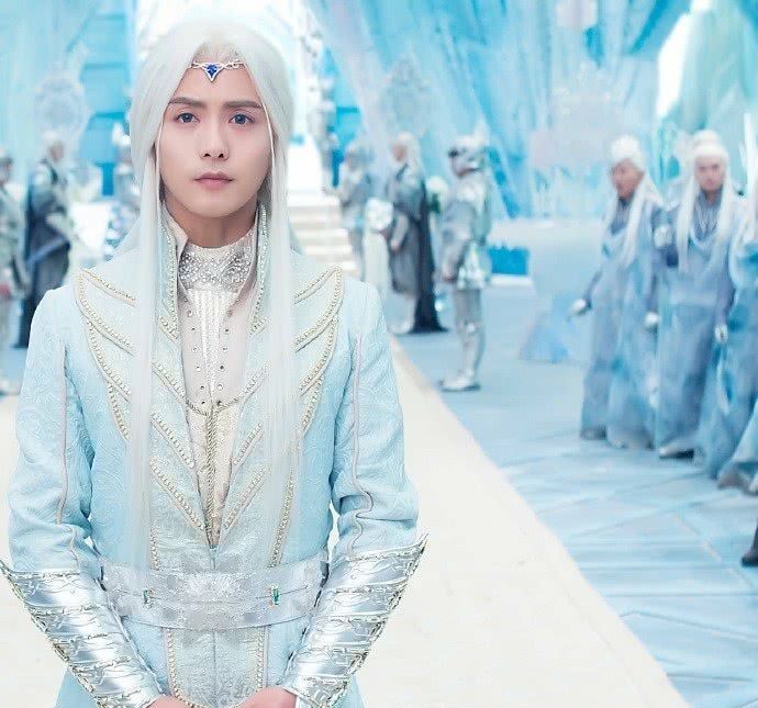 『朱一龙』男星白发造型：朱一龙邪魅，马天宇俊美，而他帅成所有人的师尊