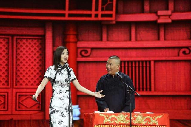 当秦岚和宋茜同穿中国风旗袍，网友：一个少女一个少妇！