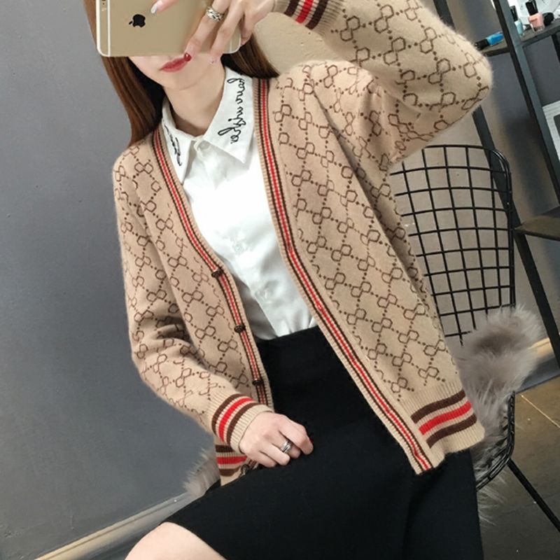 入秋别穿风衣，试试这刚上新的“秋开衫”，百搭洋气有不贵