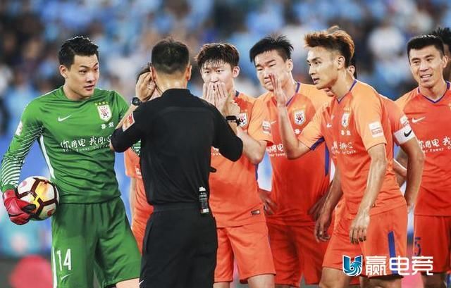 恒大补时绝杀搅乱中超争冠,教会鲁能何为命硬