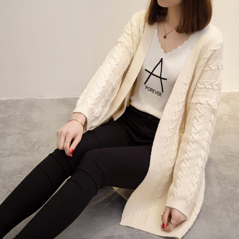 连衣裙已不兴了!现在主流行开衫+小脚裤，洋气大方，女人味十足