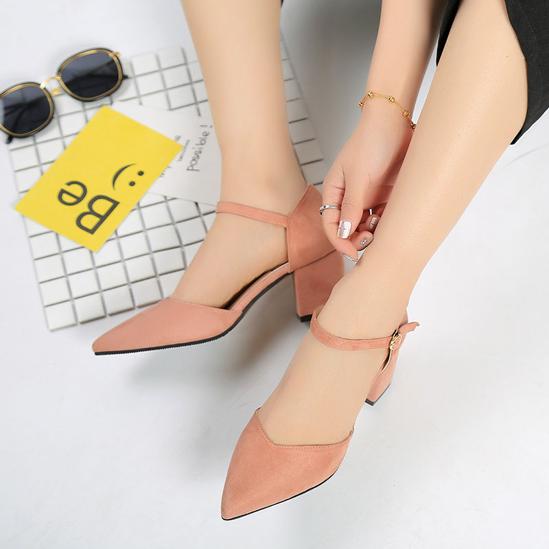 立秋别傻傻穿凉鞋了，初秋流行“名媛鞋”，洋气舒适，好穿不贵