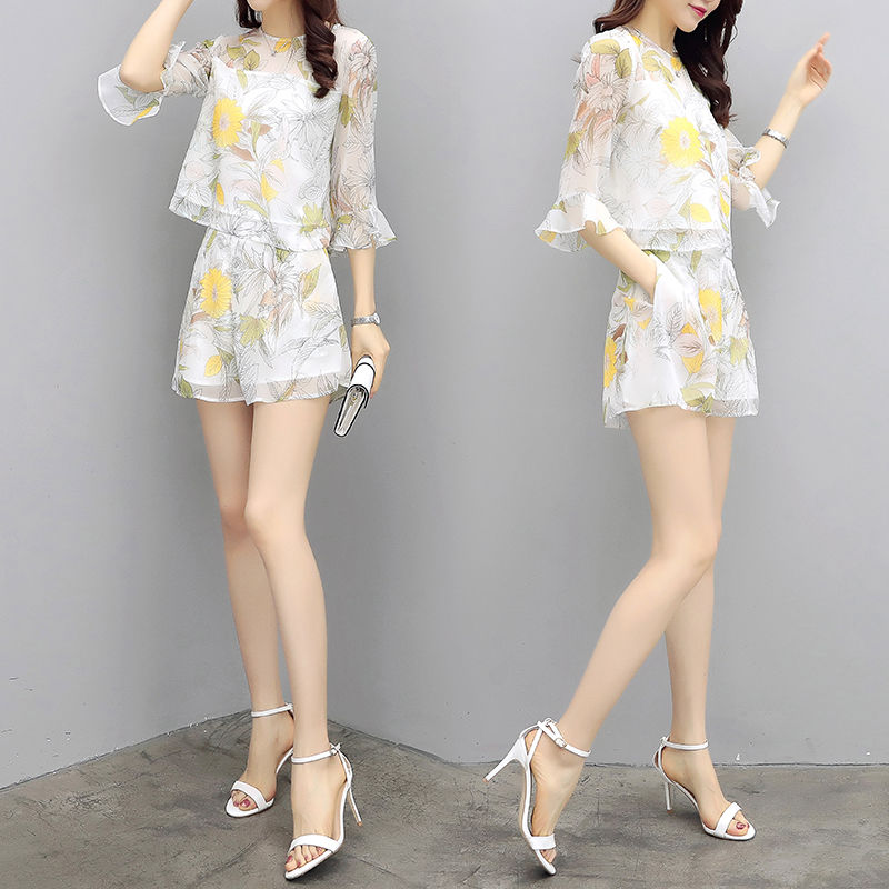 千盼万盼“雪纺套装”终于上新了!美的路人目不转睛!年轻且显嫩