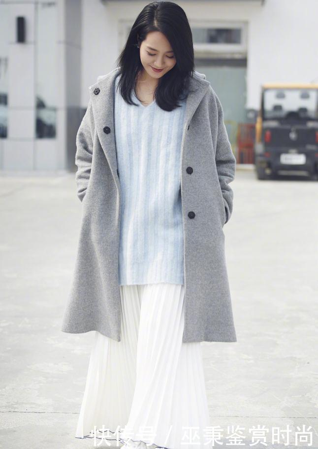 辣妈朱丹是裹着“浴的袍”就出门吗?这样穿着她性感撩人!!