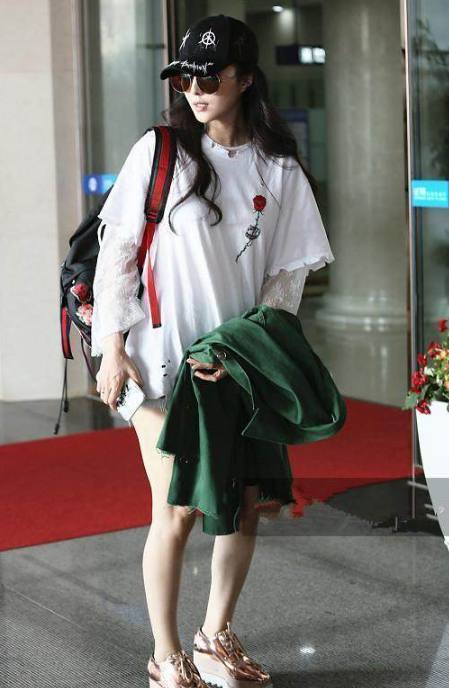 当120斤范冰冰与80斤鲁豫同穿短裤，网友：看完瞬间不想减肥了！