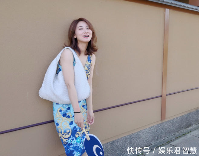 她是文章白百何同学，演戏自己上阵引非议，如今的她美到让人认不