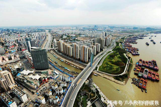  「誉为」安徽四座城市，曾被誉为“小上海”，原因各不相同，有