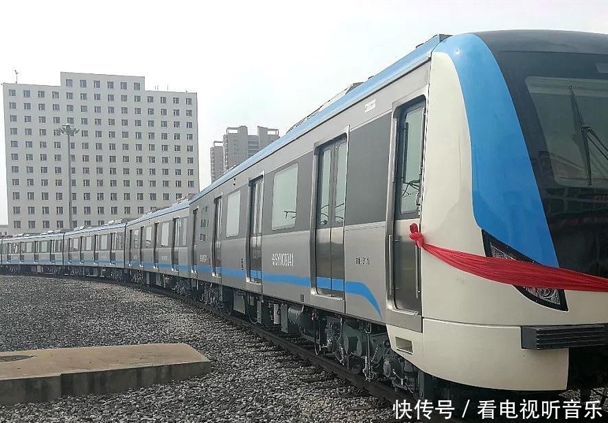 湖北正在打造一条地铁线路，沿线经过多个地区，将在2021年运行