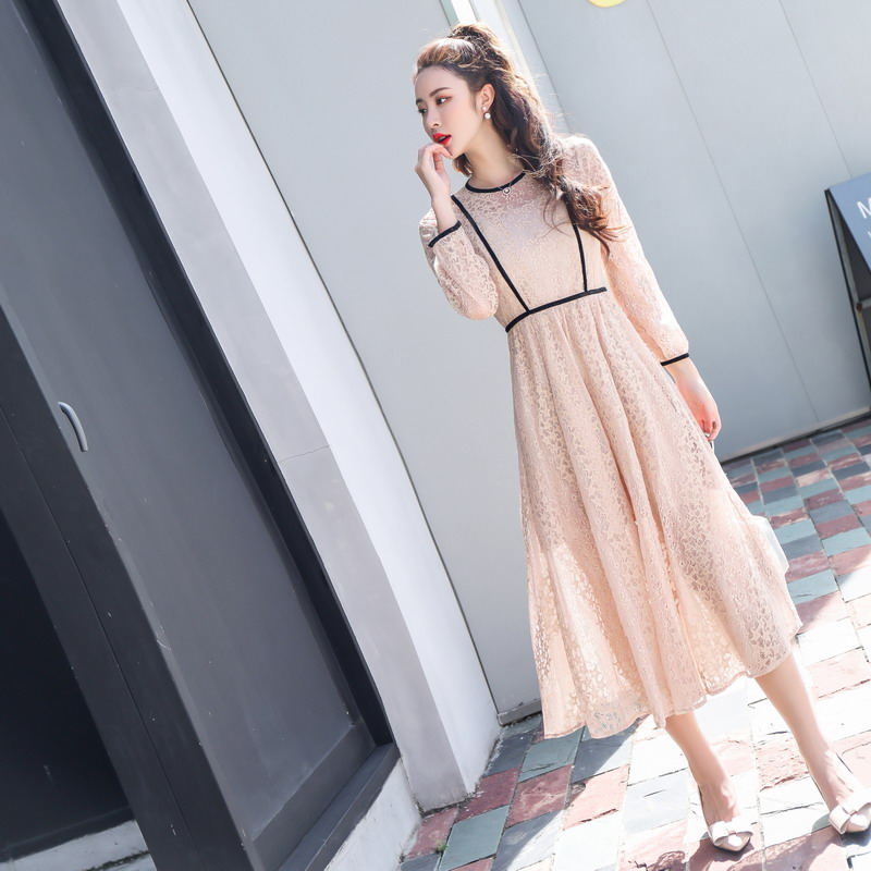 比套装还漂亮的裙子，7080后如今流行这样穿，性感迷人又大方