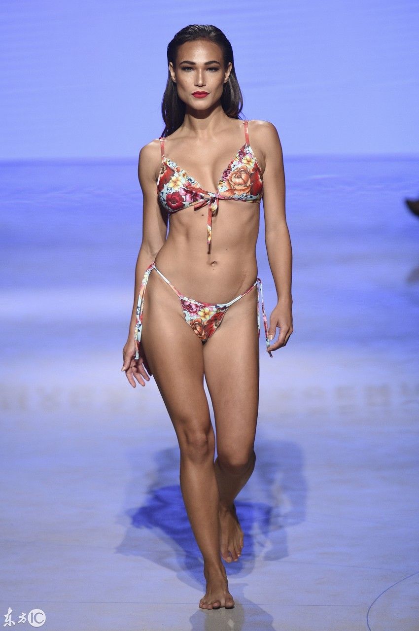 2019年迈阿密时装周游泳MAGALII ARAVENA集合