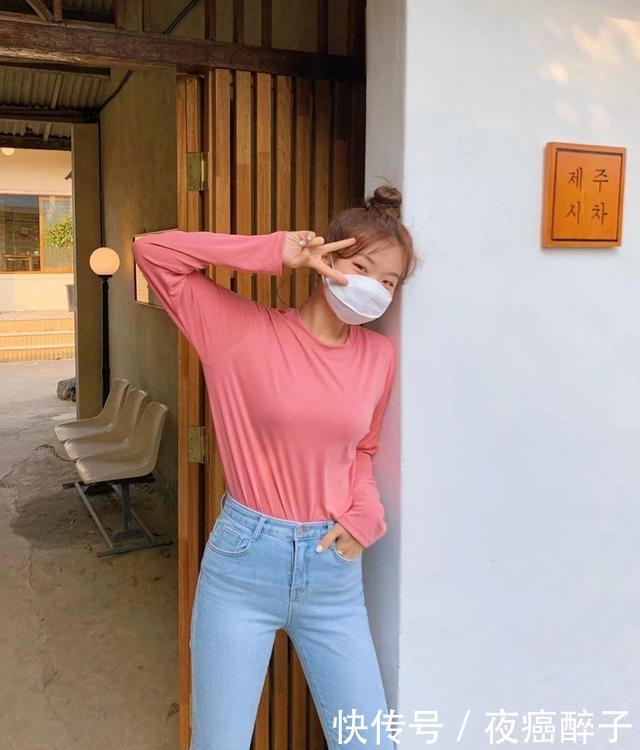 风范:泡泡袖风成潮流新风范,今春穿件泡泡袖上衣,小蛮腰看着像巴掌腰