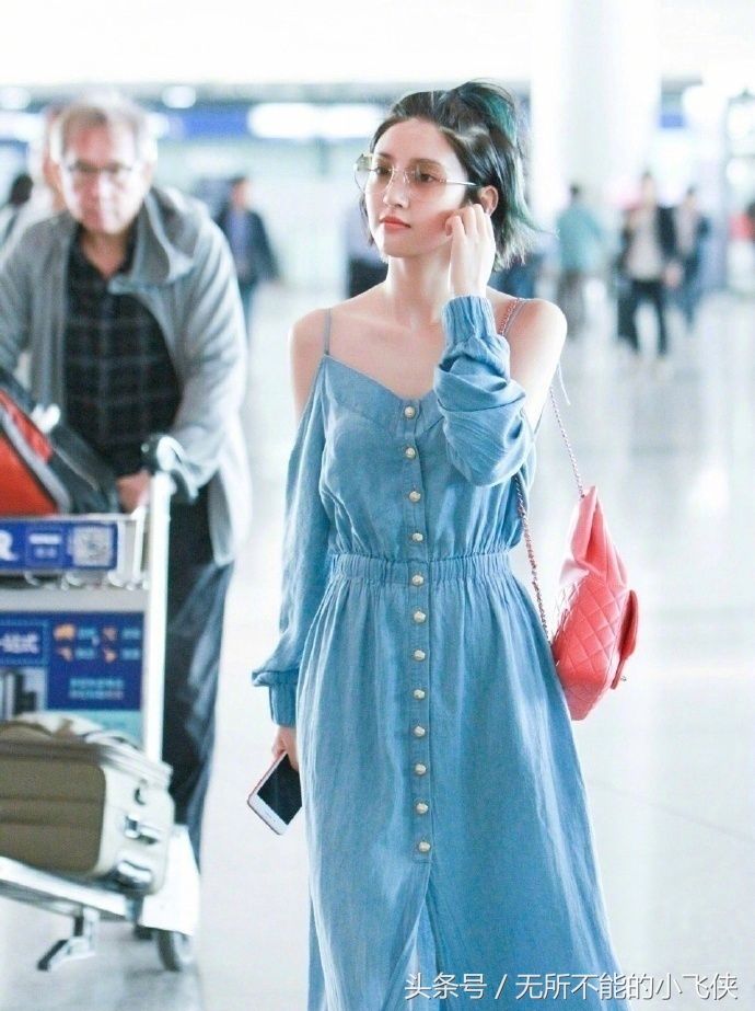 唐艺昕真淘气，头发挑染几缕“绿毛”，网友:张若昀快来管管!