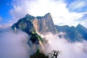 自古华山就特别险，华山长空栈道是谁修的？