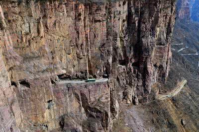 中国最委屈的城市,每年接待800万游客,却连一条高速路都没有