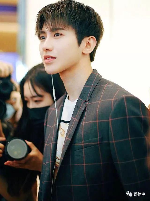 那些年蔡徐坤留过的发型!我们来盘点盘点?