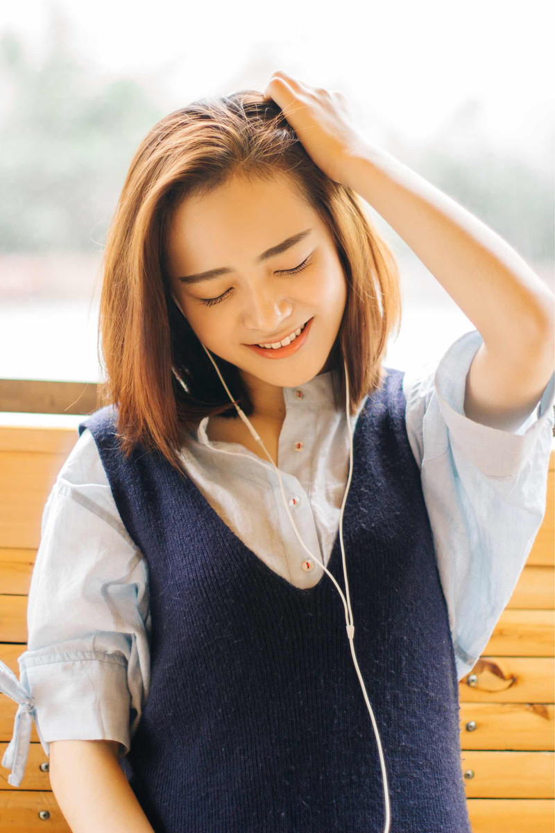 漂亮的素颜短发女孩文艺范写真