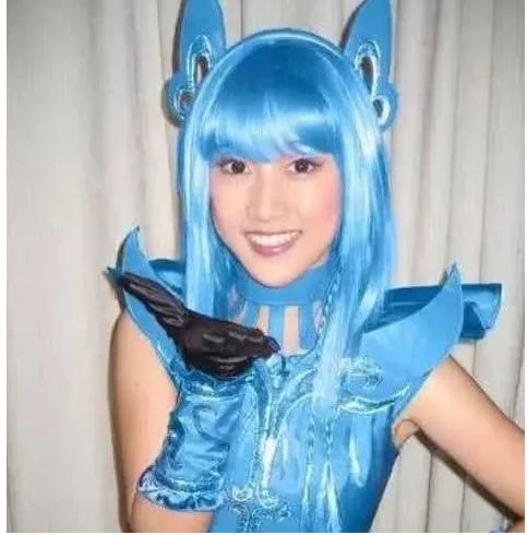蓝色:巴啦啦小魔仙:这四个蓝色造型的魔仙,最美的并不是美琪,而是反派严莉莉!