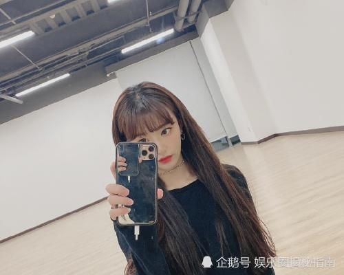 融入■虞书欣难融入集体宿舍？赵小棠当众翻她“白眼”，这是演技不到位