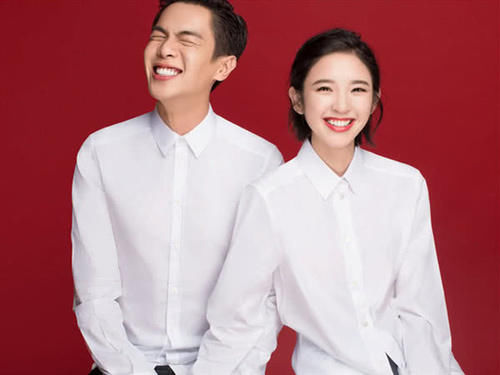 有种与众不同叫Papi酱的结婚证,别人都穿白