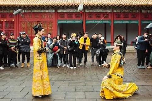  「车房」李嘉铭刘泳希宣布结婚！男方提到没车房，女方回答让人感受到真爱