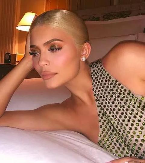 女友有9亿美元身家, 送什么礼物才不会被嫌弃?