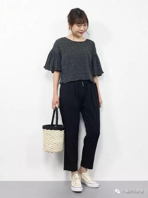 日本人气服饰品牌KBF时尚上衣的成熟女子穿搭特集介绍