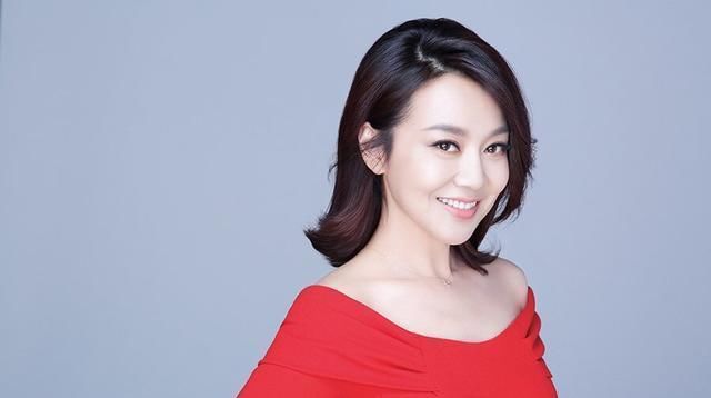  『健身』49岁闫妮比女儿还美，健身怒减30斤，直言：运动我也很简单