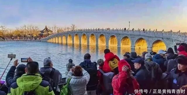 惊艳!颐和园十七孔桥现金光穿洞奇景