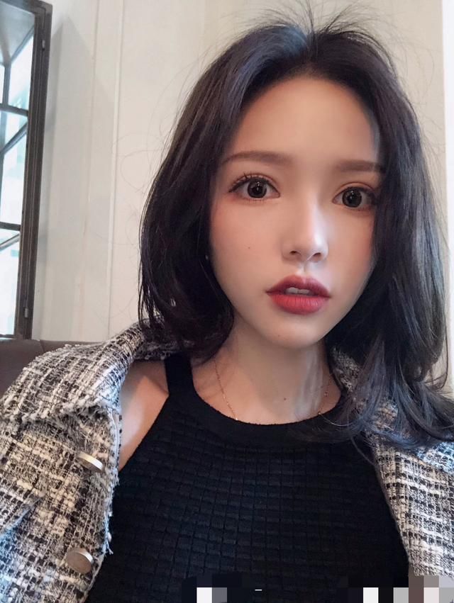 网红遛狗造成孕妇高危早产入院，评论区骂声一片，网友:搞垮她!