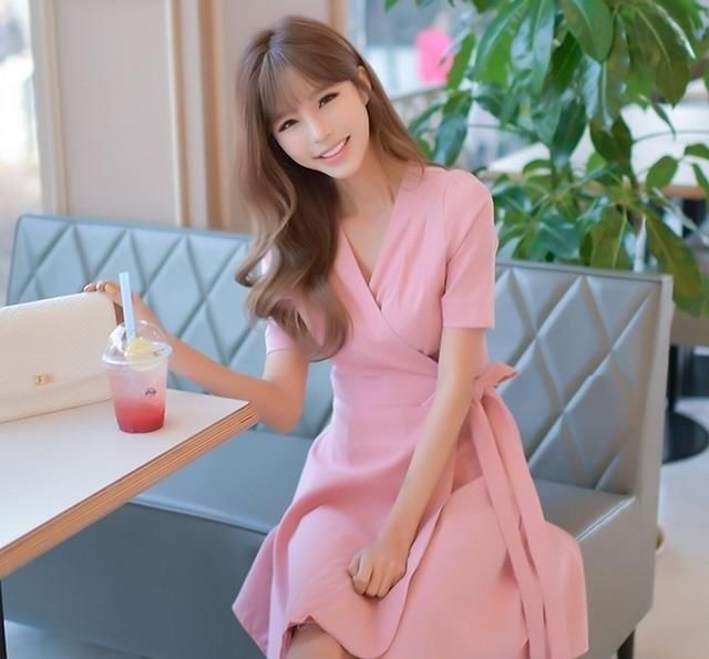 紧身裙裤魅力无法抵挡,搭配高跟鞋完美展露好身材