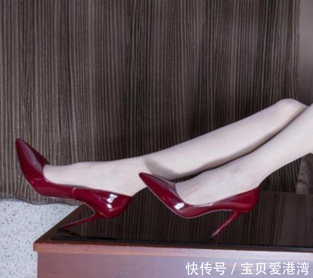  光芒■细跟鞋充满着耀眼的光芒，让女人们充分展示优雅的魅力！