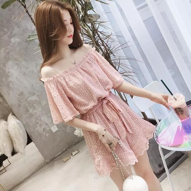 姑娘就服你!这样的优雅一字裙,都被你找到!真的很清新可爱迷人