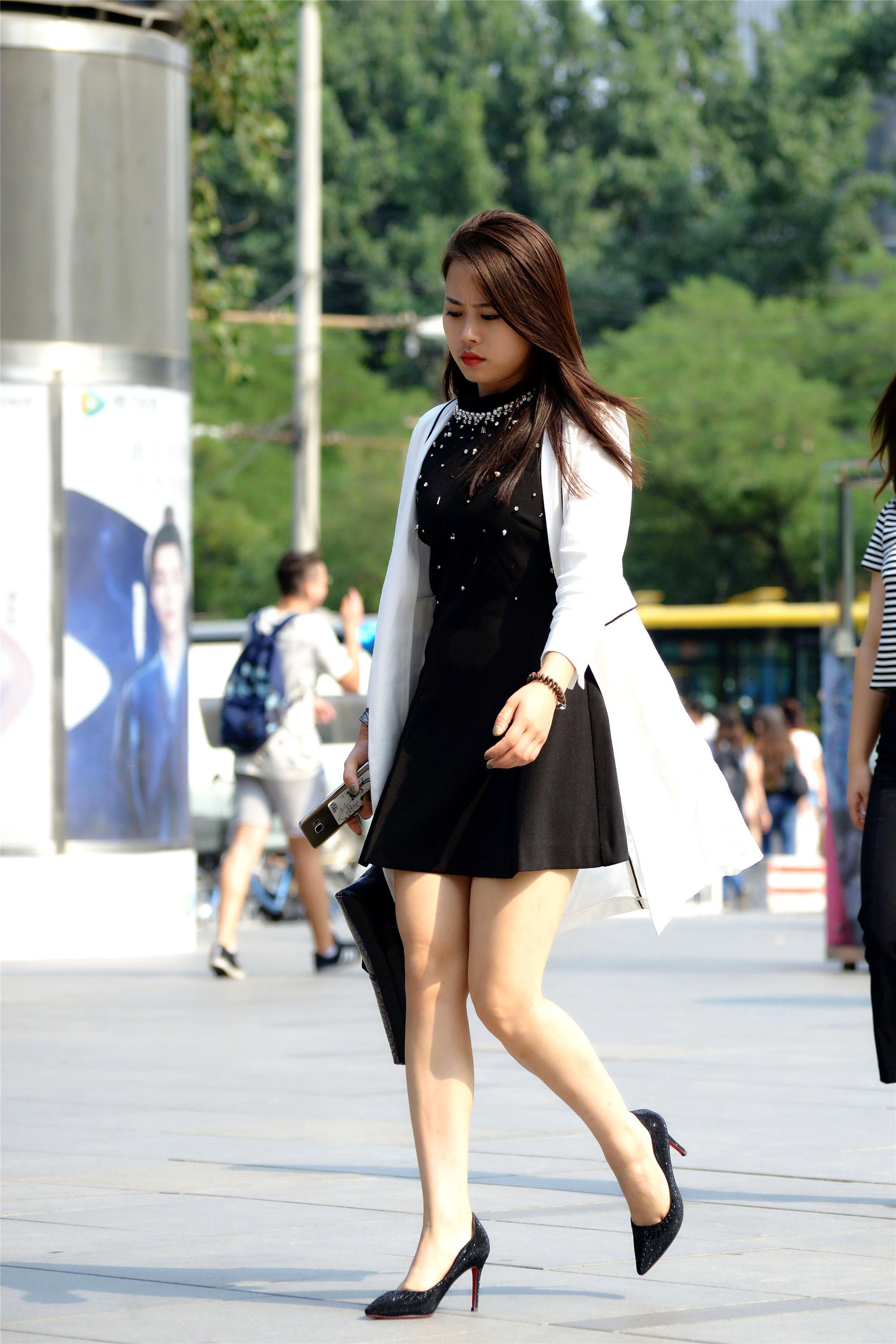 经常走在时尚街头的你，怎么能没有一双尖头鞋？