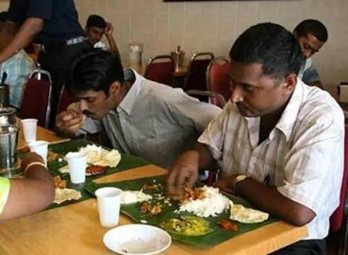 印度人来中国旅游，吐槽不能理解中国人吃饭和上厕所，认真的吗？