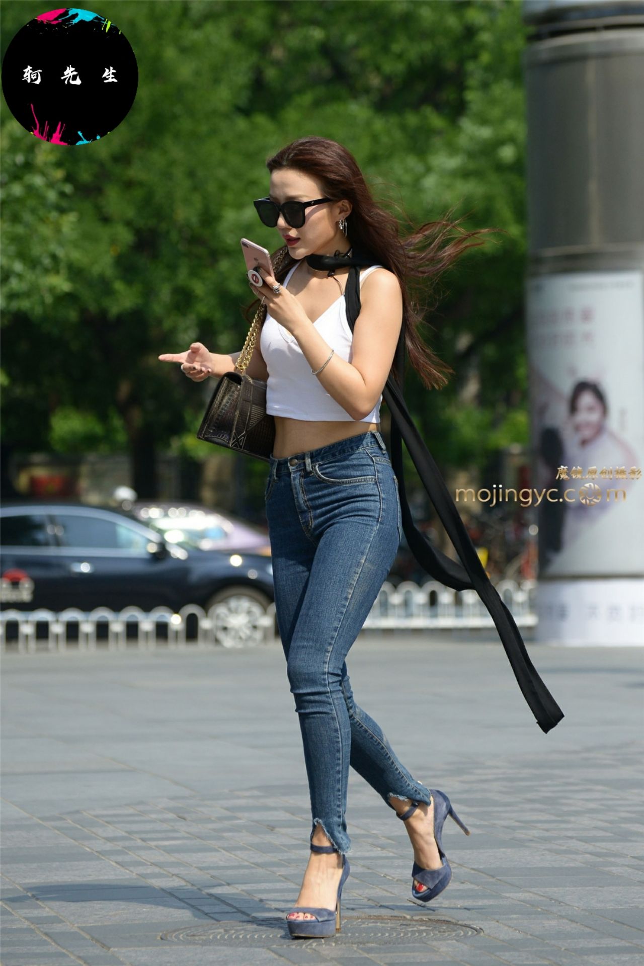 街拍“我的梦中情人就长图二这样，图四就算结婚也有很多人追”