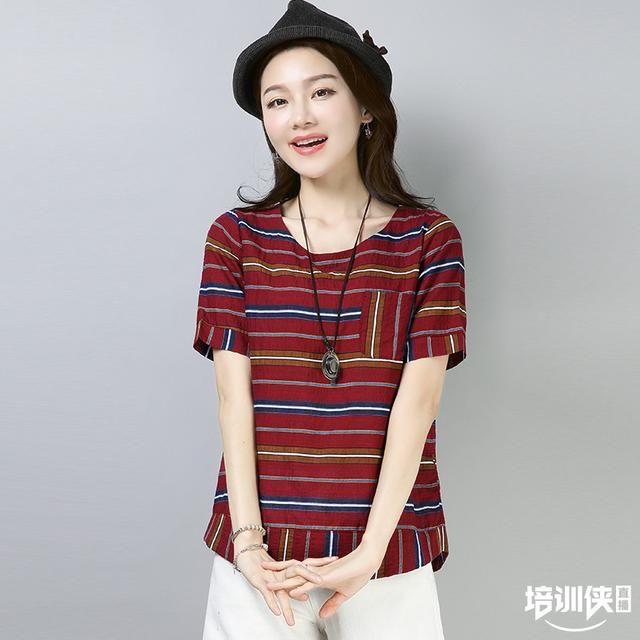 天热了！怕热女人尽量少穿连衣裙，多学下面女人这样穿小衫，很美